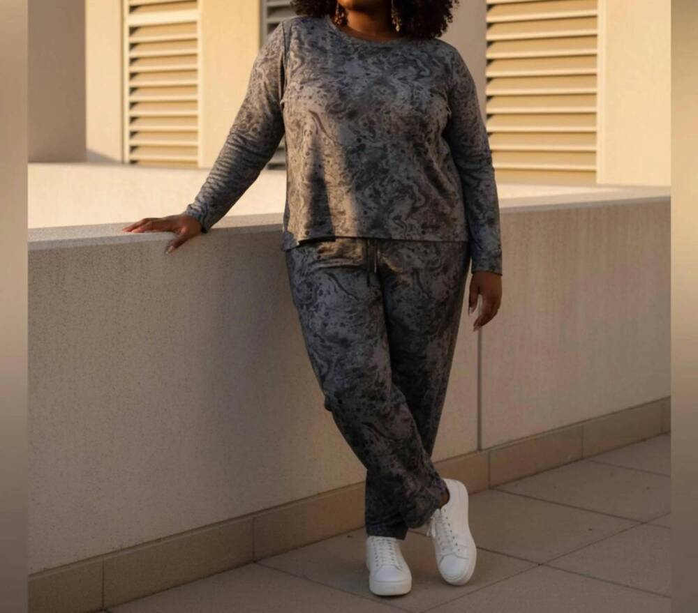 NEW IDEOLOGY women's patterned lounge set in gray